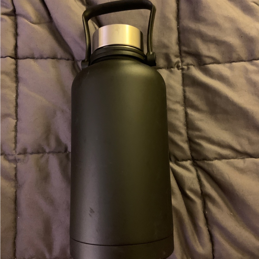 Zak! Insulated water bottle